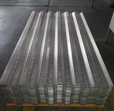 打孔鋁單板批發(fā)價(jià)解析及室外干掛應(yīng)用優(yōu)勢(shì)