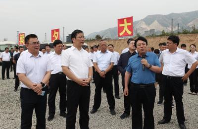 丁小強(qiáng)帶隊(duì)開(kāi)展全市第二季度項(xiàng)目拉練檢查 聚焦金屬建筑裝飾材料制造，推動(dòng)產(chǎn)業(yè)升級(jí)與高質(zhì)量發(fā)展